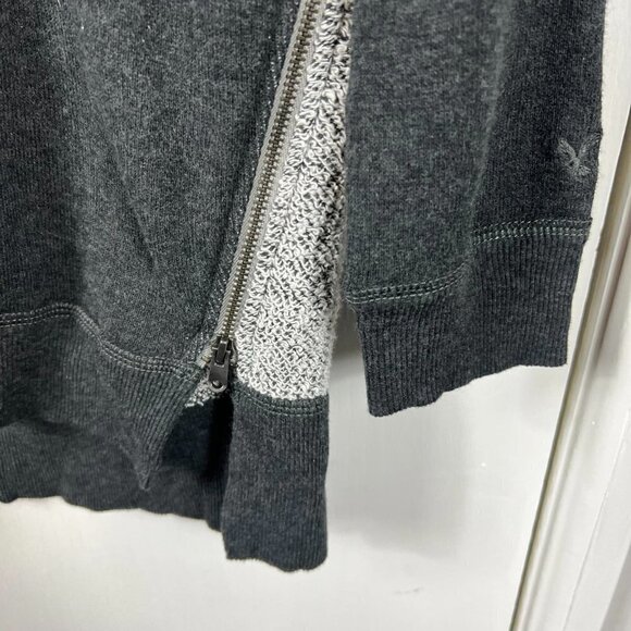 American Eagle 2 toned gray colorblock side zip pullover sweater. Size S - Picture 4 of 7